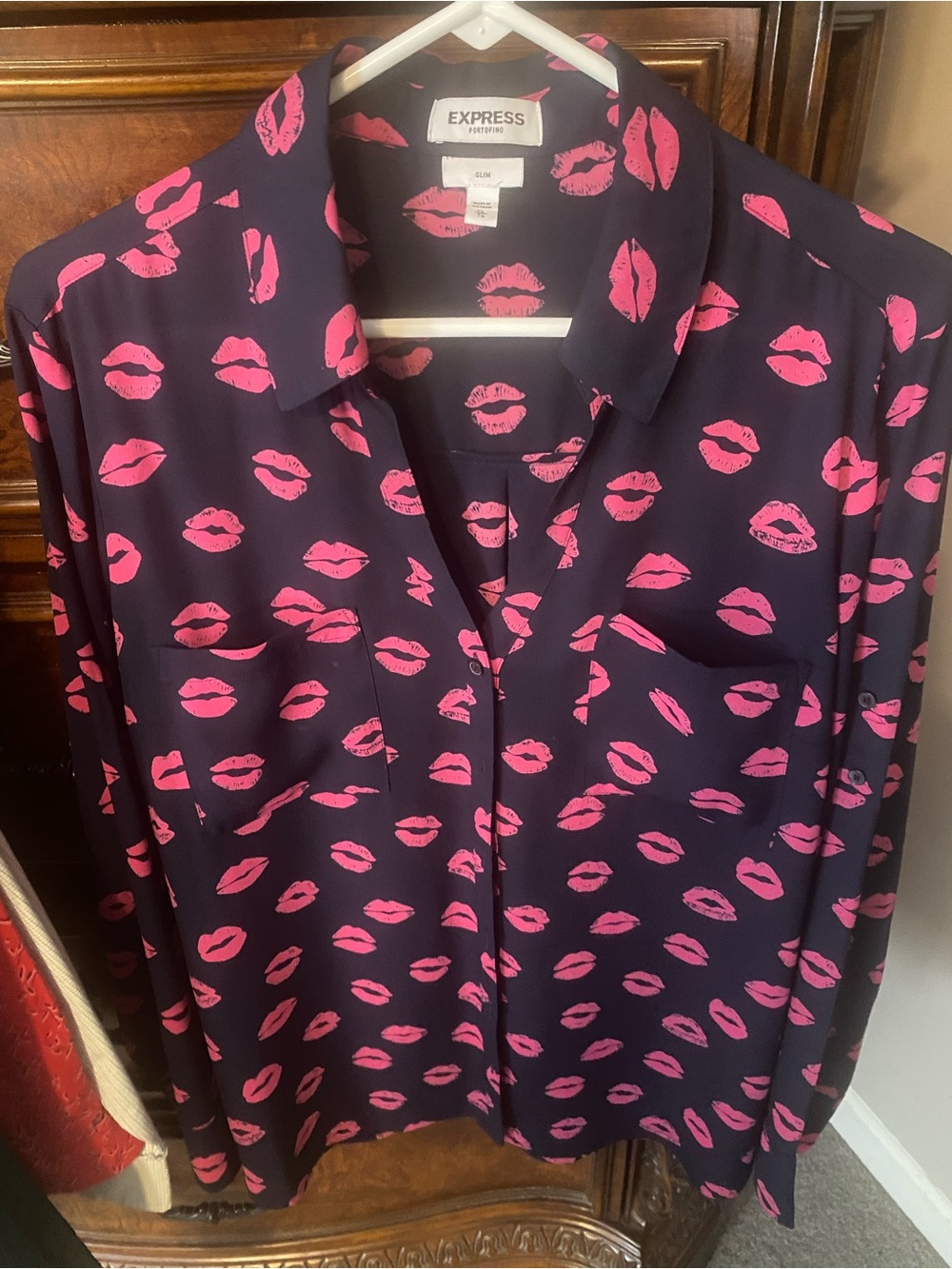 Express lip print portofino blouse rare